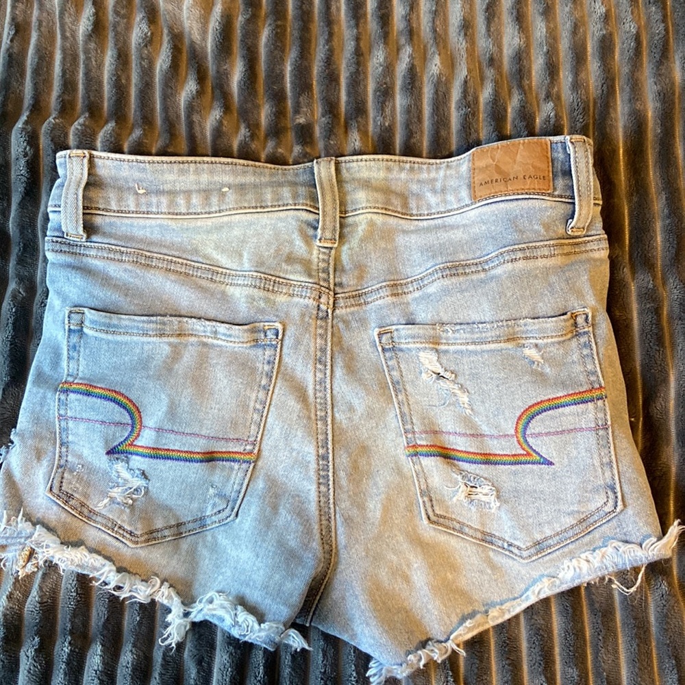 Shorts - Picture 2 of 3